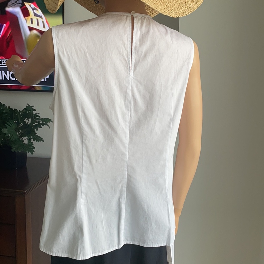 HI/LO WHITE RUFFLE STATEMENT TOP - Picture 4 of 5